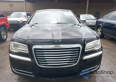 2013 Chrysler 300 Motown z USA, uszkodzony, nr VIN 2C3CCAAG4DH557991